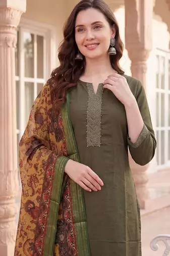 Women Ethnic Motifs Embroidered Regular Thread Work Kurta with Trousers & With Dupatta