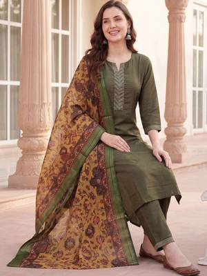 Women Ethnic Motifs Embroidered Regular Thread Work Kurta with Trousers & With Dupatta 5