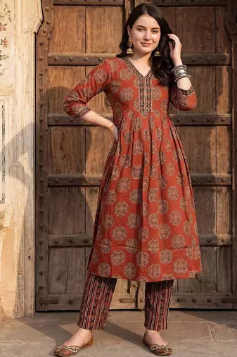 Women Ethnic Motifs Printed Empire Sequinned Pure Cotton Kurta with Trousers