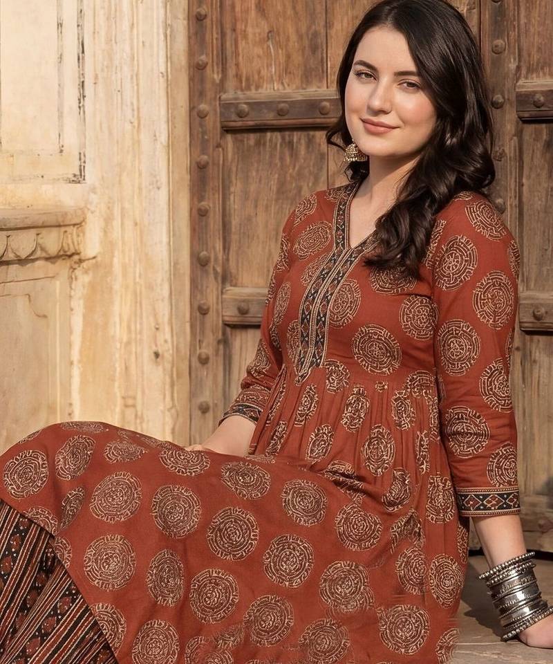 Women Ethnic Motifs Printed Empire Sequinned Pure Cotton Kurta with Trousers