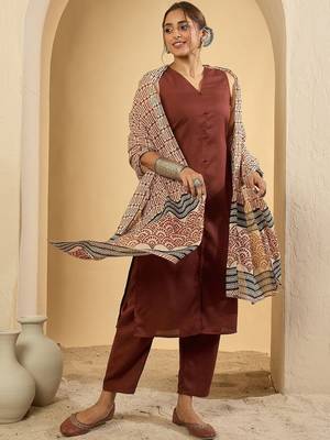 Women Ethnic Motifs Regular Kurta with Trousers & With Dupatta 5