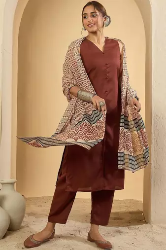 Women Ethnic Motifs Regular Kurta with Trousers & With Dupatta