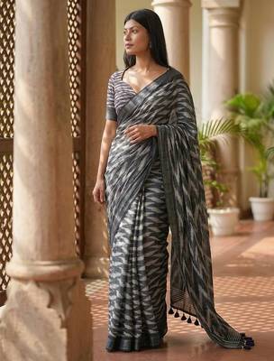Grey linen printed saree with blouse 4