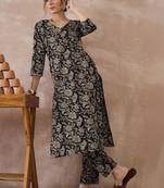 Women Floral Printed Regular Pure Cotton Kurta with Trousers