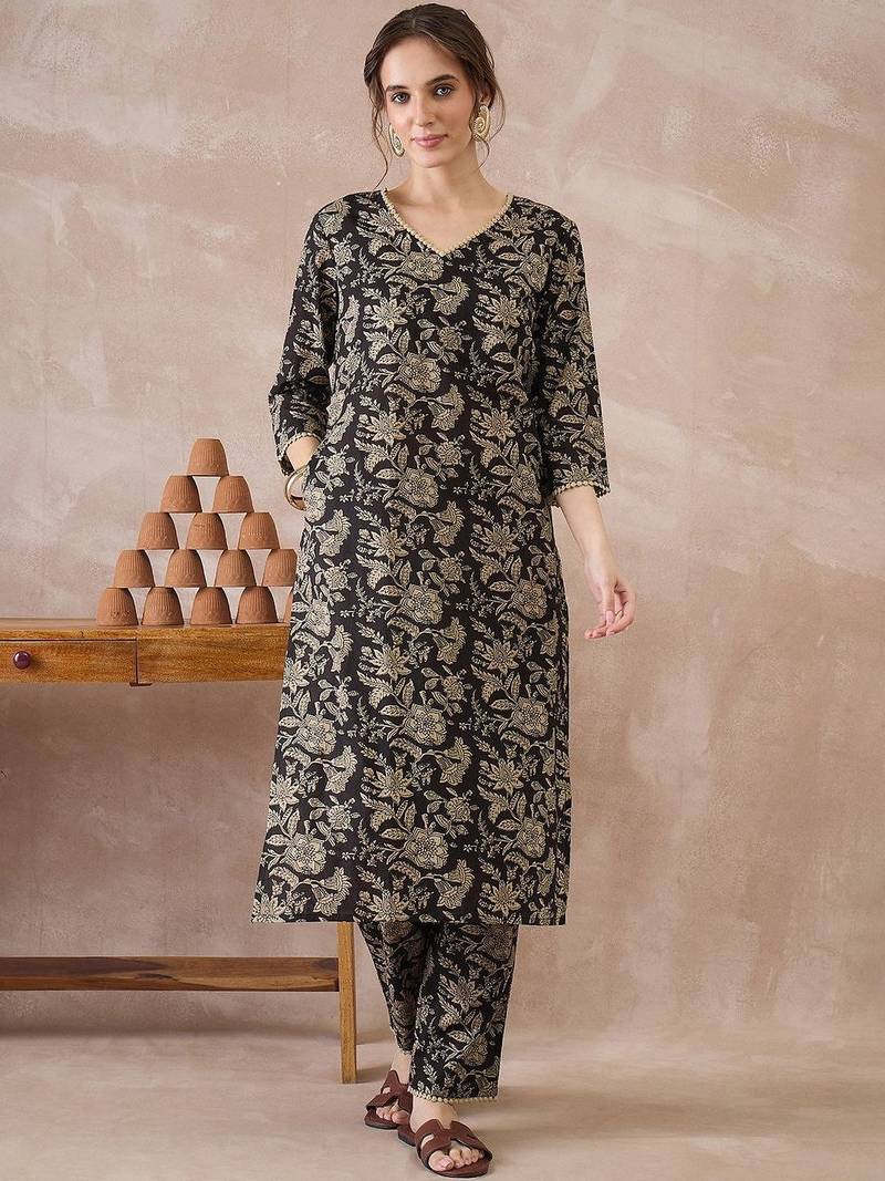 Women Floral Printed Regular Pure Cotton Kurta with Trousers