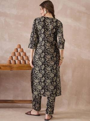 Women Floral Printed Regular Pure Cotton Kurta with Trousers 5