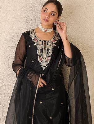 Ethnic Motifs Embroidered Gotta Patti Work Kurta With Trousers & Dupatta 1