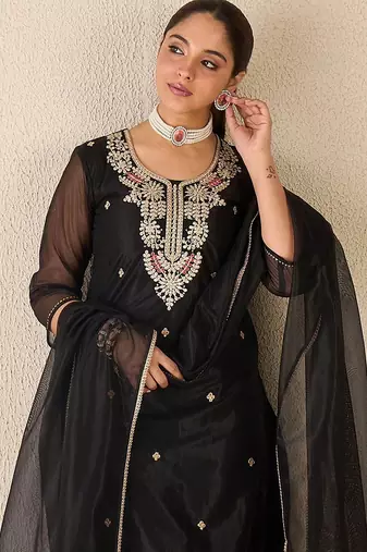 Ethnic Motifs Embroidered Gotta Patti Work Kurta With Trousers & Dupatta