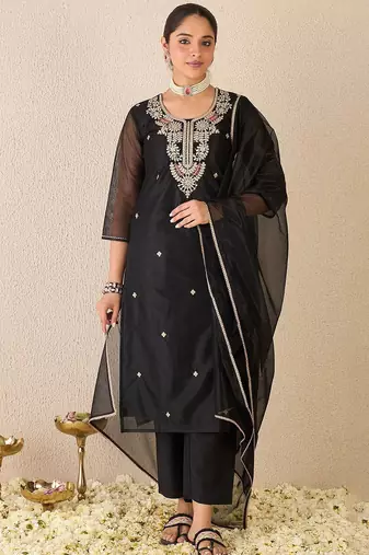 Ethnic Motifs Embroidered Gotta Patti Work Kurta With Trousers & Dupatta