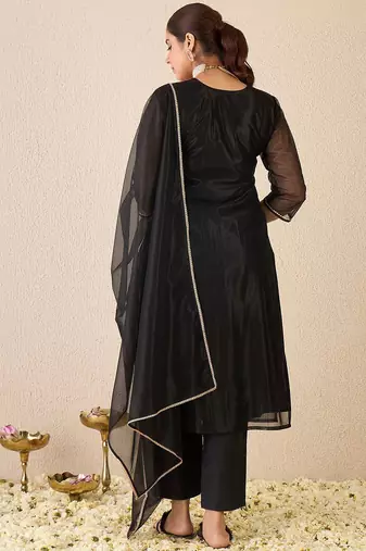 Ethnic Motifs Embroidered Gotta Patti Work Kurta With Trousers & Dupatta