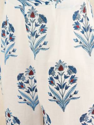 Women Floral Printed Cotton Kurta with Trousers 3