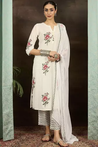 Women Floral Printed Cotton Kurta with Trousers & With Dupatta