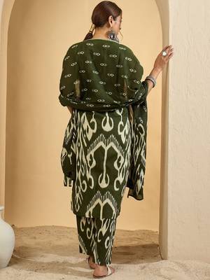 Women Geometric Printed Regular Pure Cotton Kurta with Trousers & With Dupatta 5