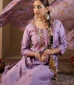 Women Floral Embroidered Regular Thread Work Kurta with Trousers & With Dupatta