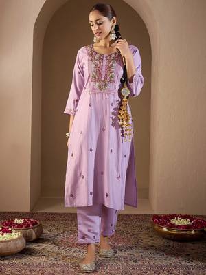 Women Floral Embroidered Regular Thread Work Kurta with Trousers & With Dupatta 7