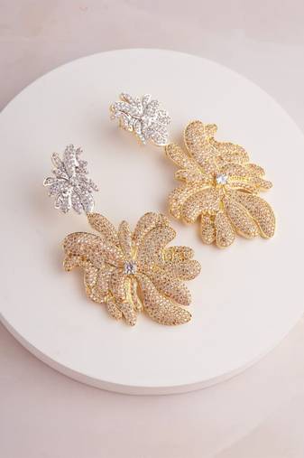 Golden floral dangler earrings
