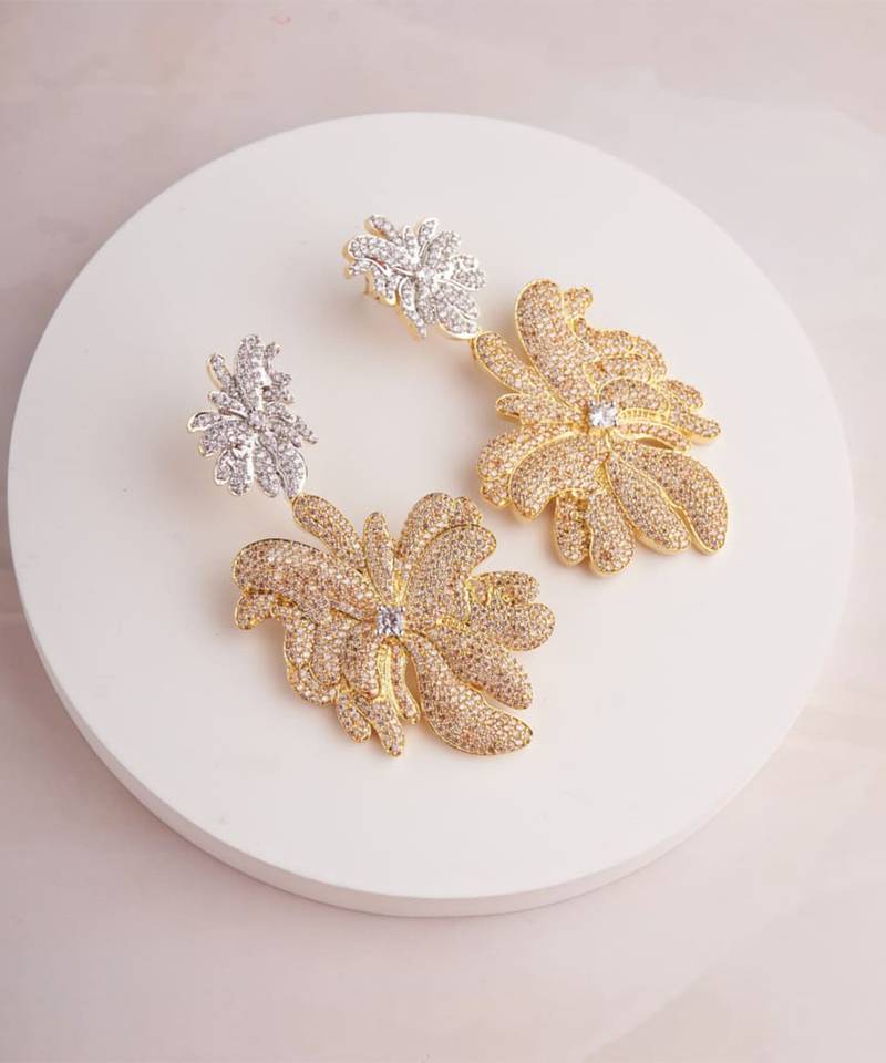 Golden floral dangler earrings