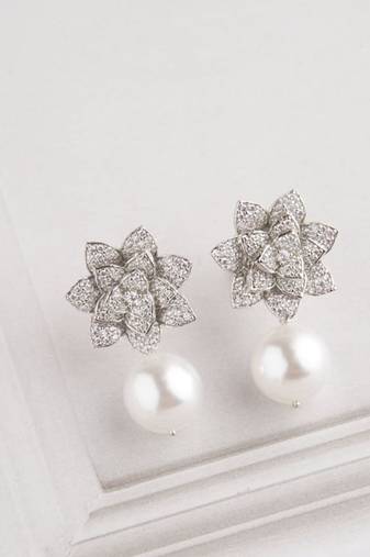 Silver plated white pearl drop earrings