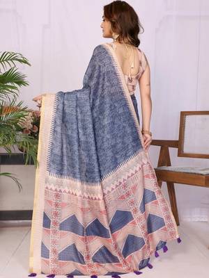 Blue linen printed saree with blouse 5