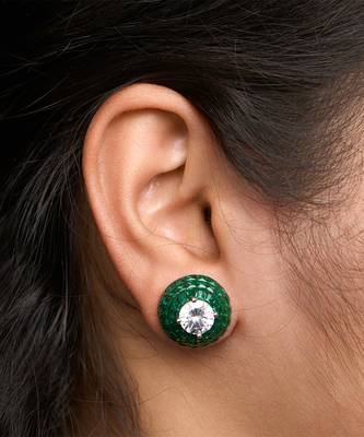 Silver plated green stones stud earrings 1