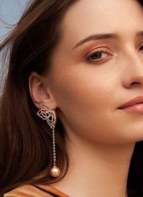 Golden linear chain drop earrings 2