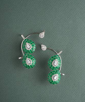 Silver plated green dual pearl cuff earrings 2