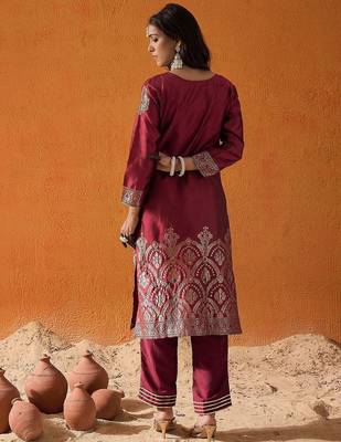 Maroon Floral Woven Design Straight Kurta with Trousers 3