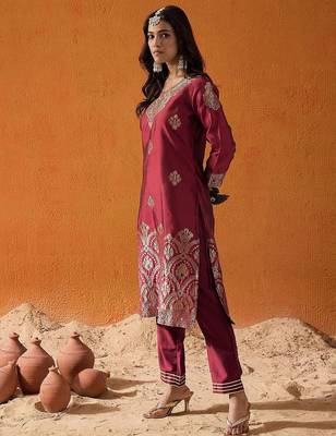 Maroon Floral Woven Design Straight Kurta with Trousers 4