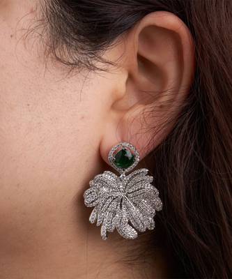 Silver plated emerald green stone drop earrings 1