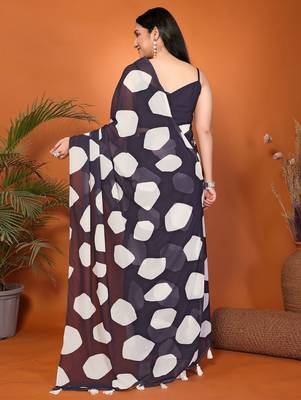 Black pure georgette printed saree with blouse 4