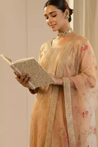 Women Regular Kurta with Trousers & With Dupatta