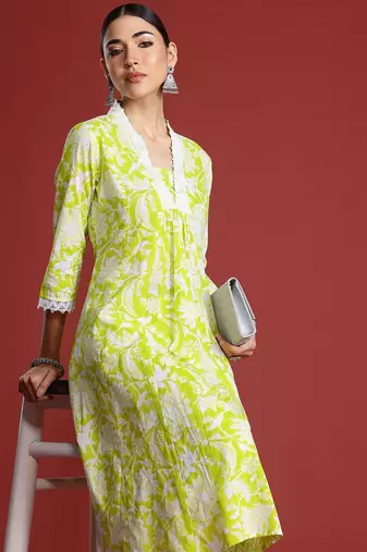 Women Floral Printed Pleated Pure Cotton Kurta with Trousers