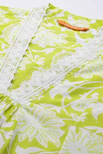 Women Floral Printed Pleated Pure Cotton Kurta with Trousers