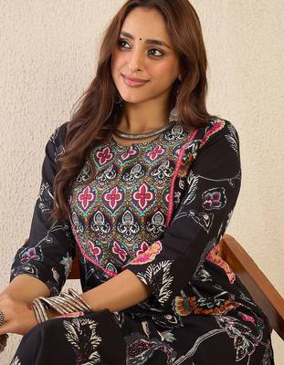 Floral Printed Notch Neck Pure Cotton Straight Kurta With Trousers 1