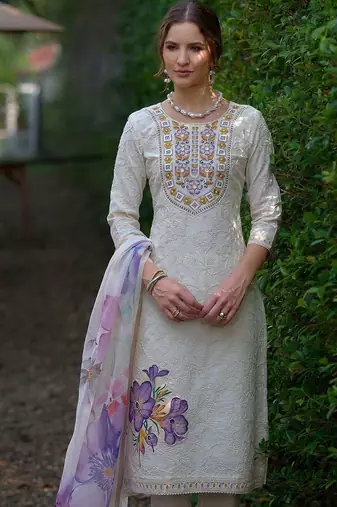 Women Floral Embroidered Regular Thread Work Pure Cotton Kurta with Trousers & With Dupatta