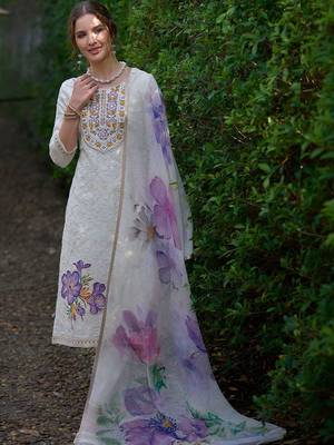 Women Floral Embroidered Regular Thread Work Pure Cotton Kurta with Trousers & With Dupatta 2