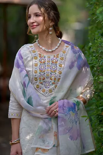 Women Floral Embroidered Regular Thread Work Pure Cotton Kurta with Trousers & With Dupatta