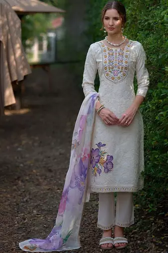 Women Floral Embroidered Regular Thread Work Pure Cotton Kurta with Trousers & With Dupatta