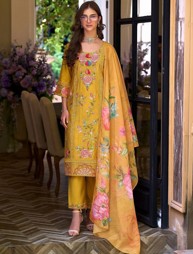 Women Floral Embroidered Regular Thread Work Kurta with Trousers & With Dupatta