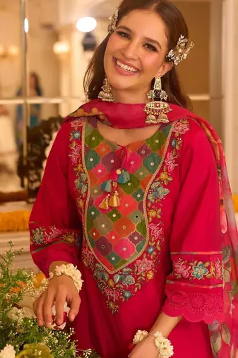 Women Ethnic Motifs Embroidered Regular Thread Work Kurta with Trousers & With Dupatta