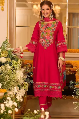 Women Ethnic Motifs Embroidered Regular Thread Work Kurta with Trousers & With Dupatta