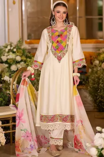 Women Floral Embroidered Regular Thread Work Kurta with Trousers & With Dupatta