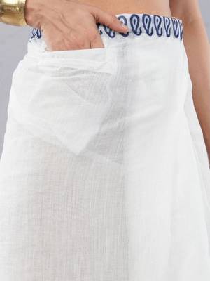 White linen printed saree with blouse 5