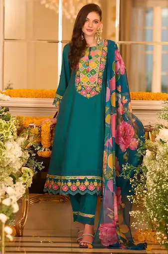 Women Floral Embroidered Regular Thread Work Kurta with Trousers & With Dupatta