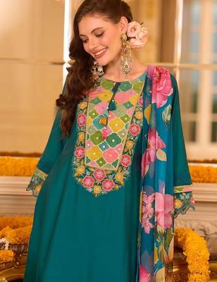 Women Floral Embroidered Regular Thread Work Kurta with Trousers & With Dupatta 6