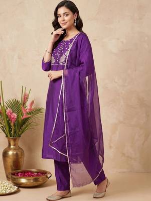 Women Ethnic Motifs Embroidered Regular Liva Kurta with Trousers & With Dupatta 3