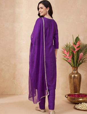 Women Ethnic Motifs Embroidered Regular Liva Kurta with Trousers & With Dupatta 4