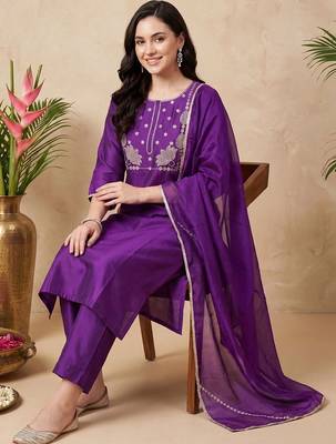 Women Ethnic Motifs Embroidered Regular Liva Kurta with Trousers & With Dupatta 5