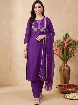 Women Ethnic Motifs Embroidered Regular Liva Kurta with Trousers & With Dupatta 6