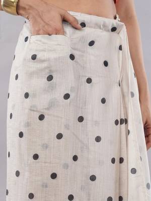 Off white linen printed saree with blouse 5